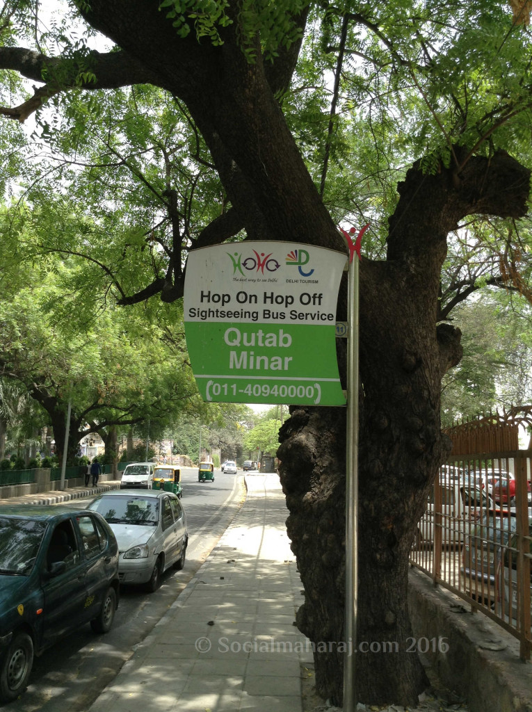HOHO stop at Qutab Minar, New Delhi.