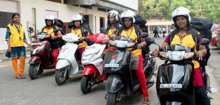 Amazon's All Women Delivery Team in Thiruvananthapuram. Image courtesy: keralaitnews.com