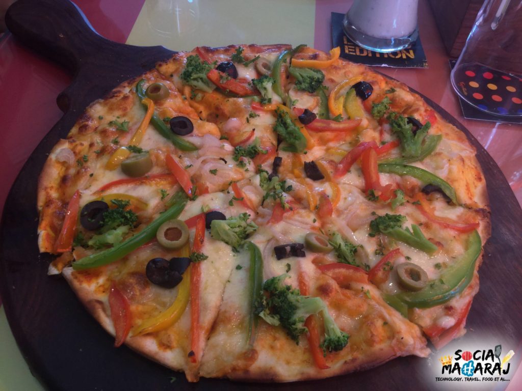 Yummy thin crust pizza at Oh Bean Der, Hyderabad