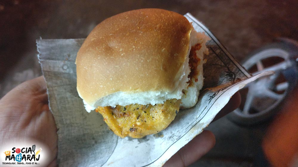 Vada Pav at Gyaan Vada Pav