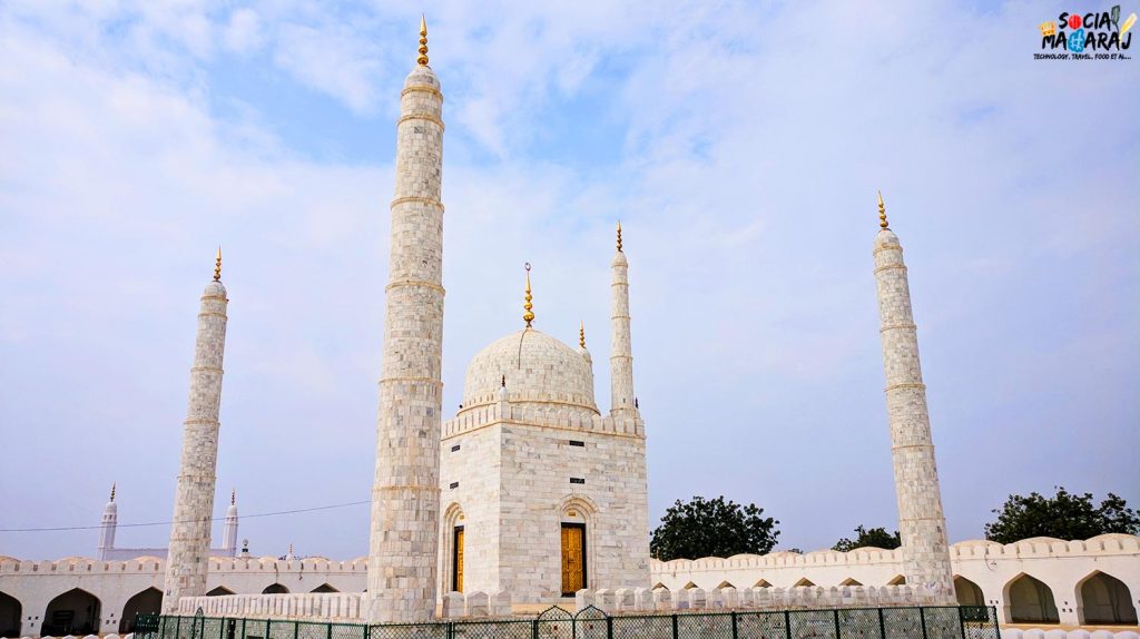 Taj Mahal lookalike Hazrat Multani Baba Dargah