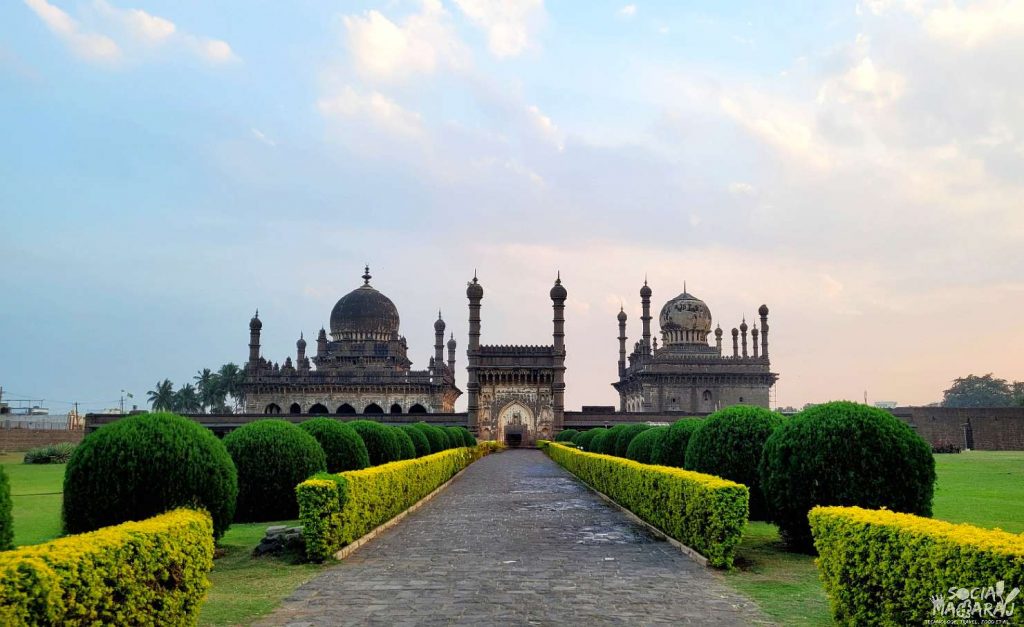 Explore Bijapur - Serene Ibrahim Roza Complex